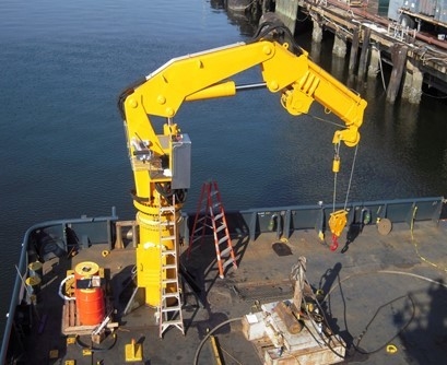 Crescimento hidráulico elétrico no mar Crane Engineering Multi Purpose Vessel da junta