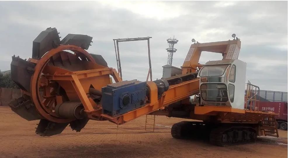 tipo pequeno máquina escavadora de roda de cubeta usada para a superfície fraca que escava